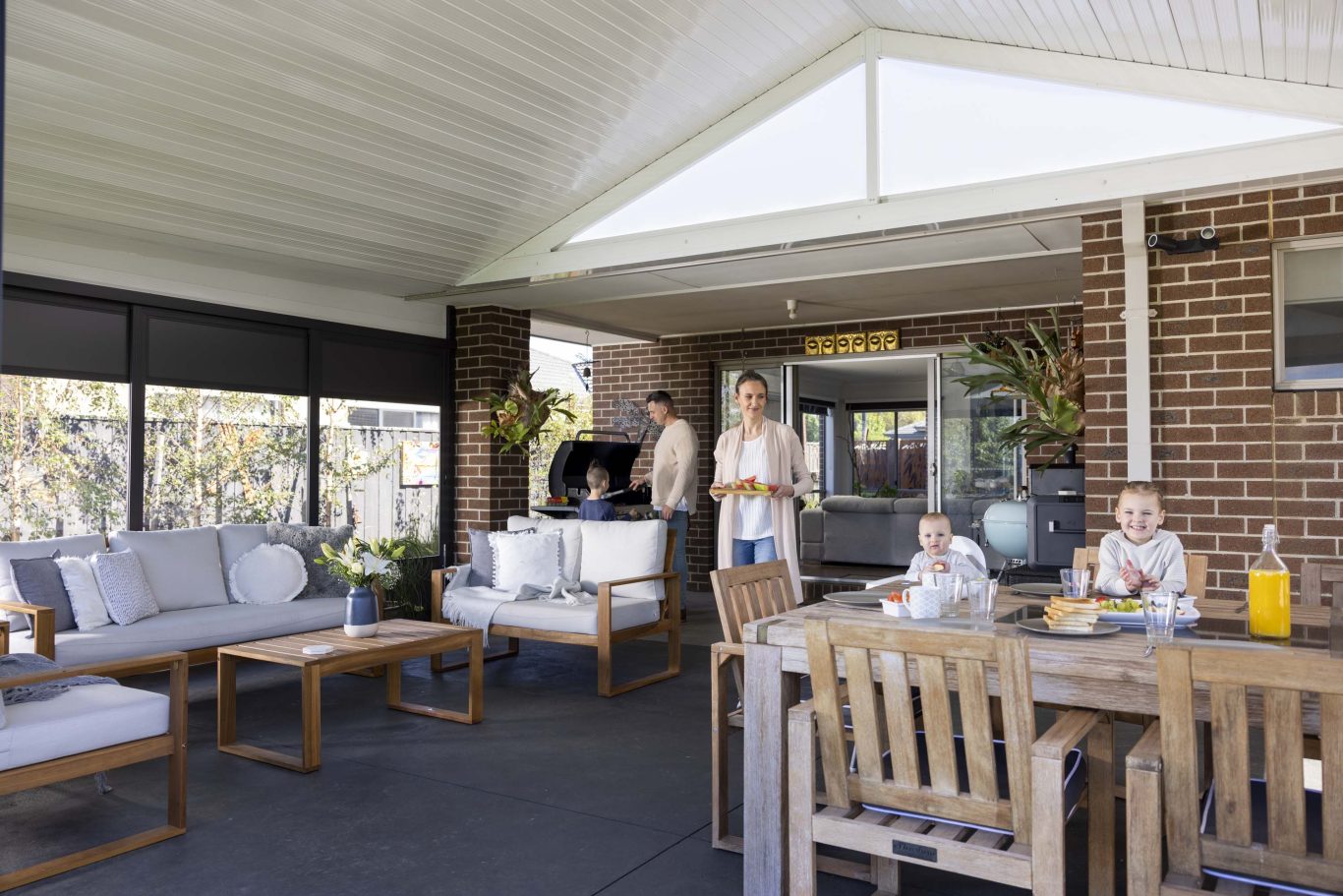 Alfresco Vs Patio - What's The Difference?