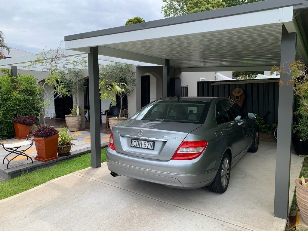 Skillion carport