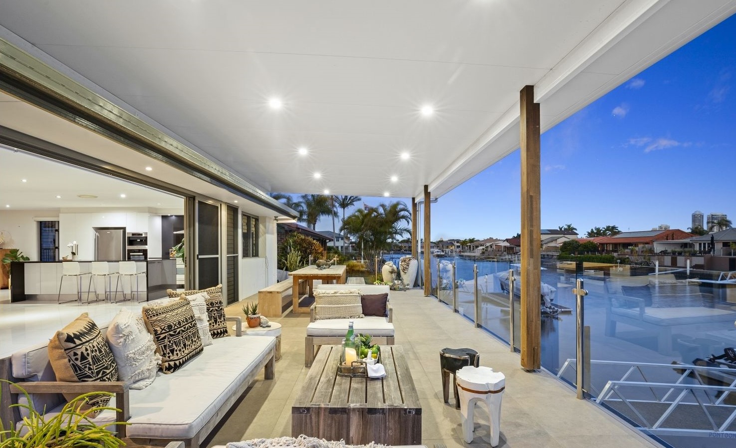 Flatroof pergola